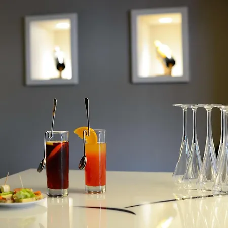 Brit Du Dauphin LʼAigle