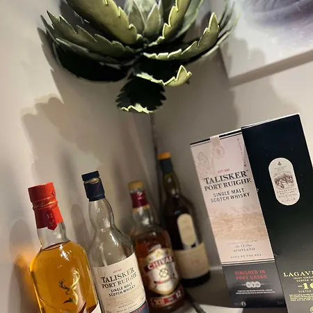 Brit Du Dauphin Szálloda LʼAigle