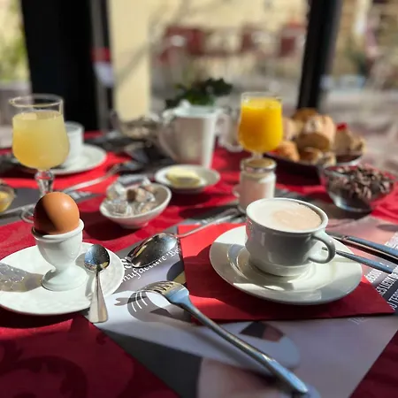 Brit Du Dauphin Hotel 3*