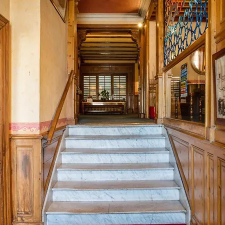 Brit Du Dauphin ホテル LʼAigle