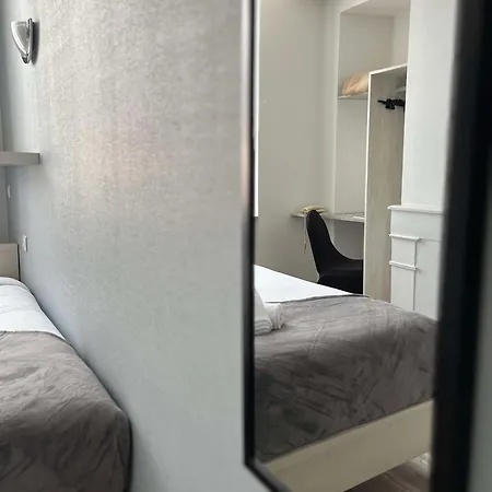 ホテル Brit Du Dauphin LʼAigle