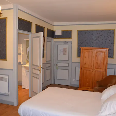 Brit Du Dauphin 3* LʼAigle