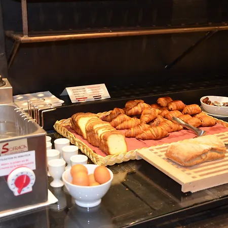 Brit Du Dauphin ホテル LʼAigle