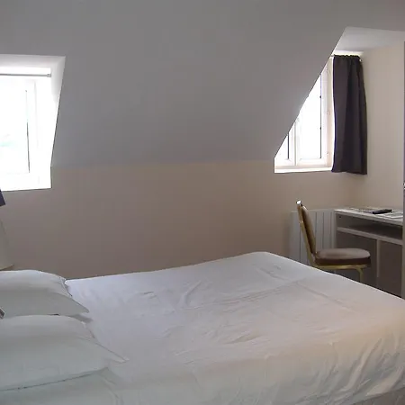 Brit Du Dauphin 3* LʼAigle