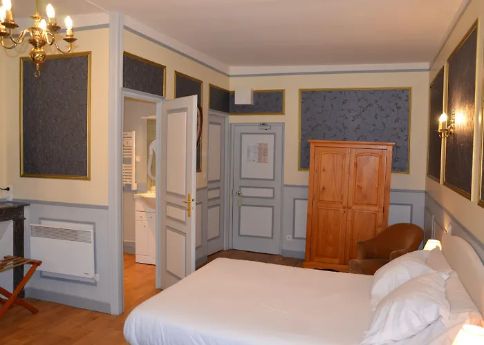 Brit Du Dauphin 3* LʼAigle