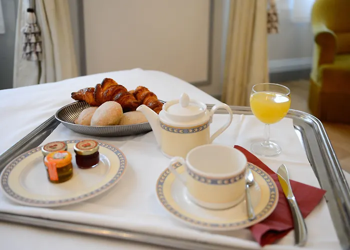 Brit Du Dauphin Hotel 3*