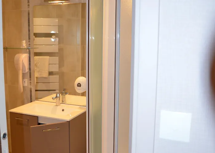 Brit Du Dauphin Hotel LʼAigle